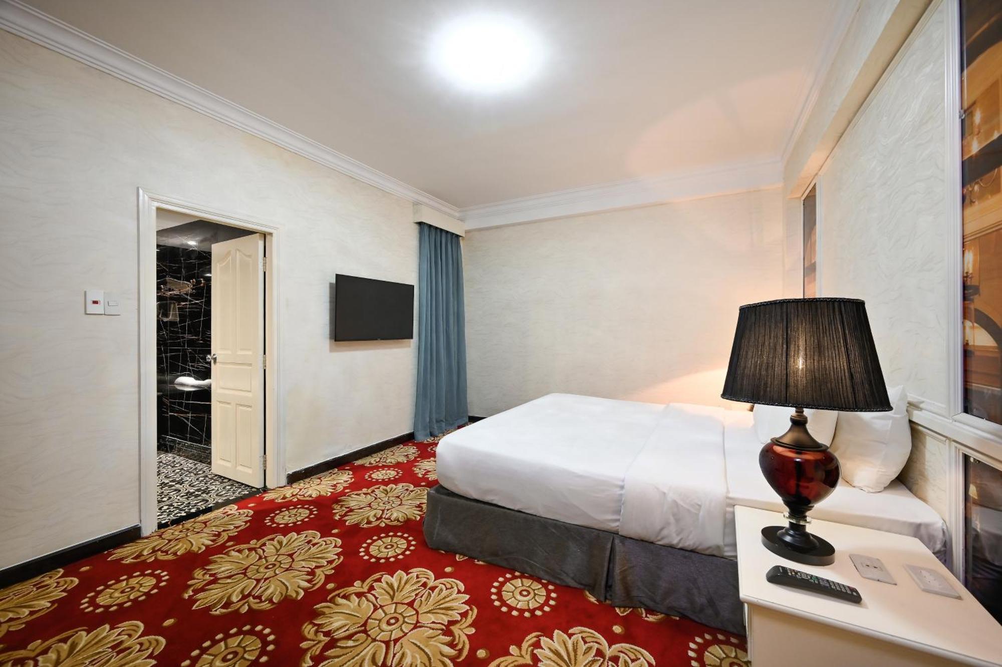 California Saigon Hotel & Rooftop Pool Ho Chi Minh City Room photo