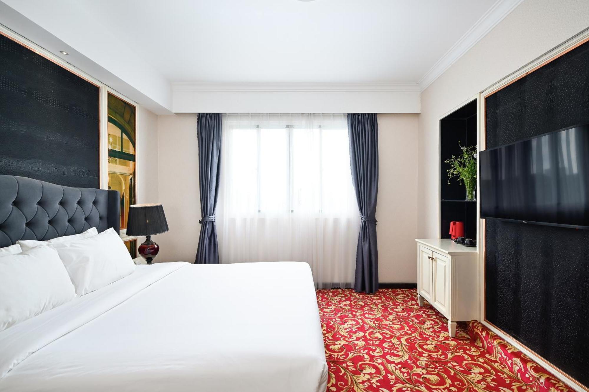 California Saigon Hotel & Rooftop Pool Ho Chi Minh City Exterior photo