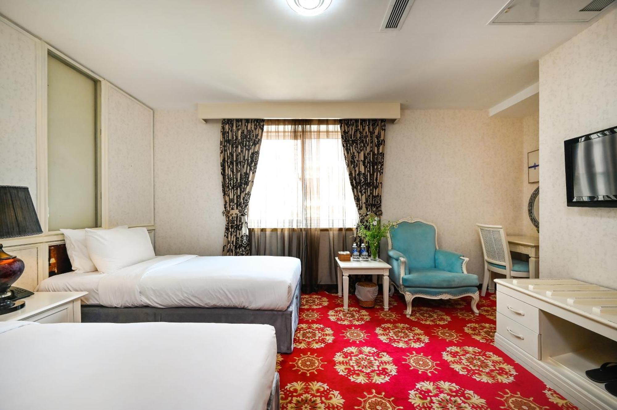 California Saigon Hotel & Rooftop Pool Ho Chi Minh City Exterior photo