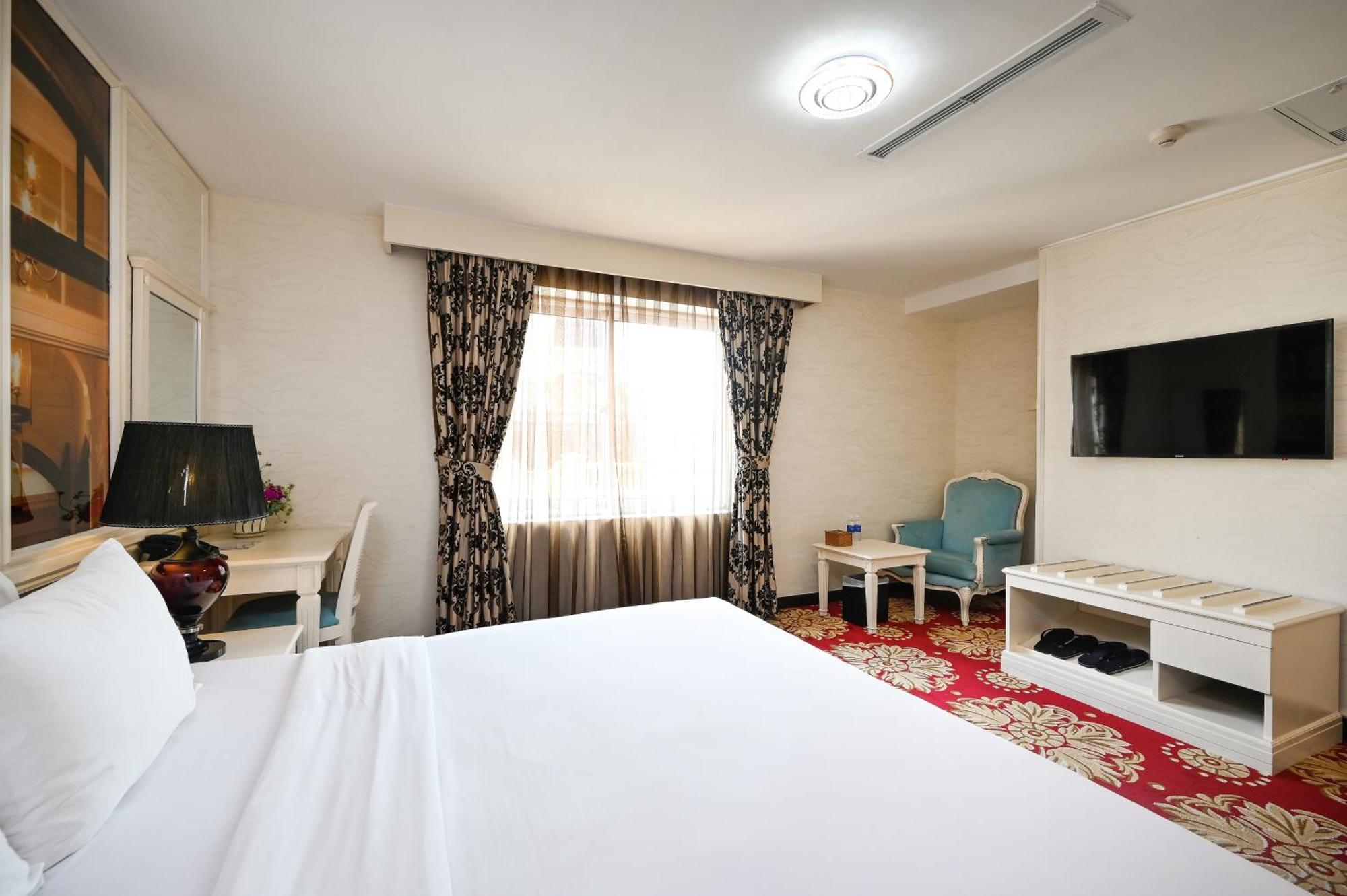 California Saigon Hotel & Rooftop Pool Ho Chi Minh City Room photo
