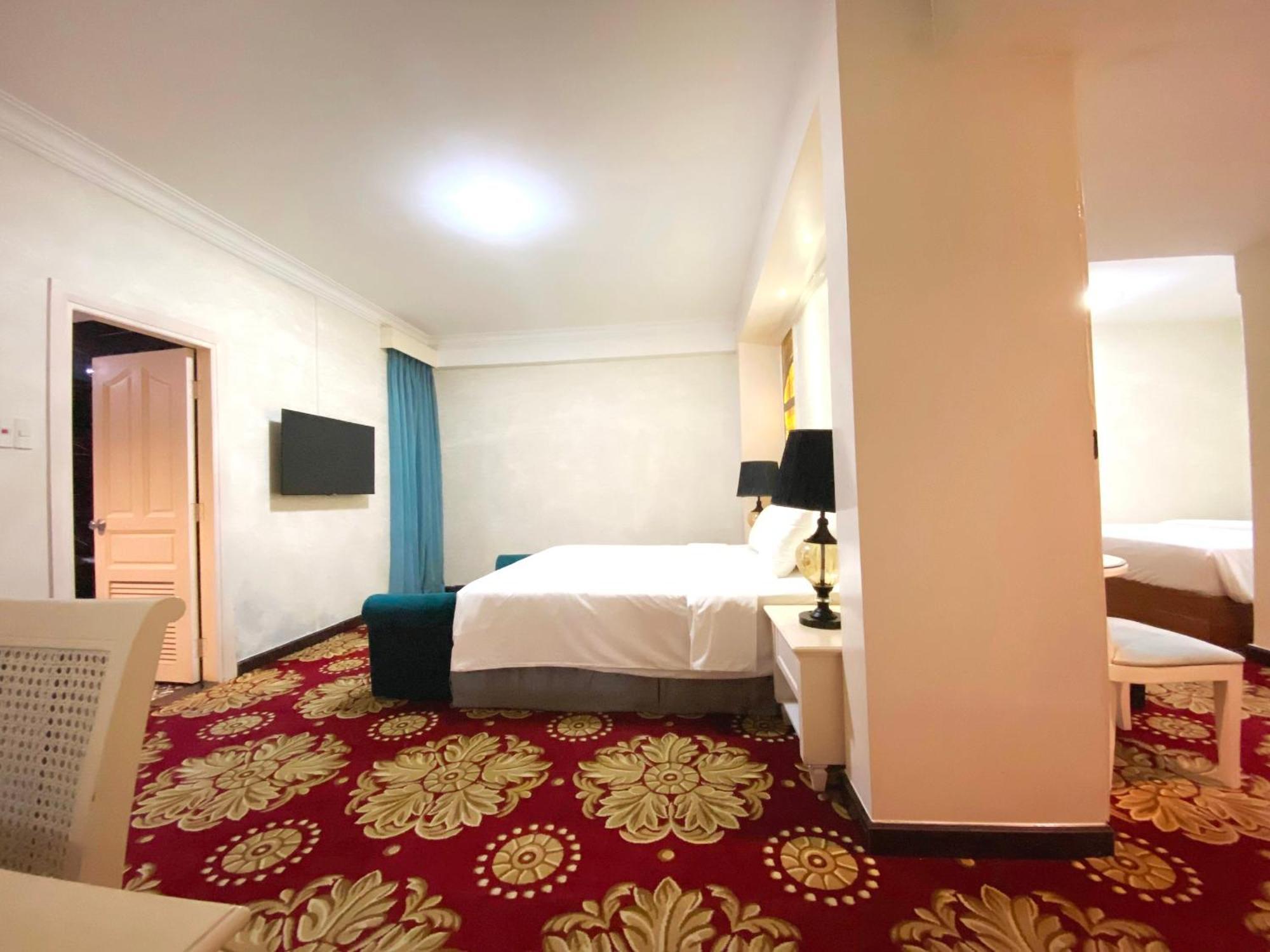 California Saigon Hotel & Rooftop Pool Ho Chi Minh City Room photo